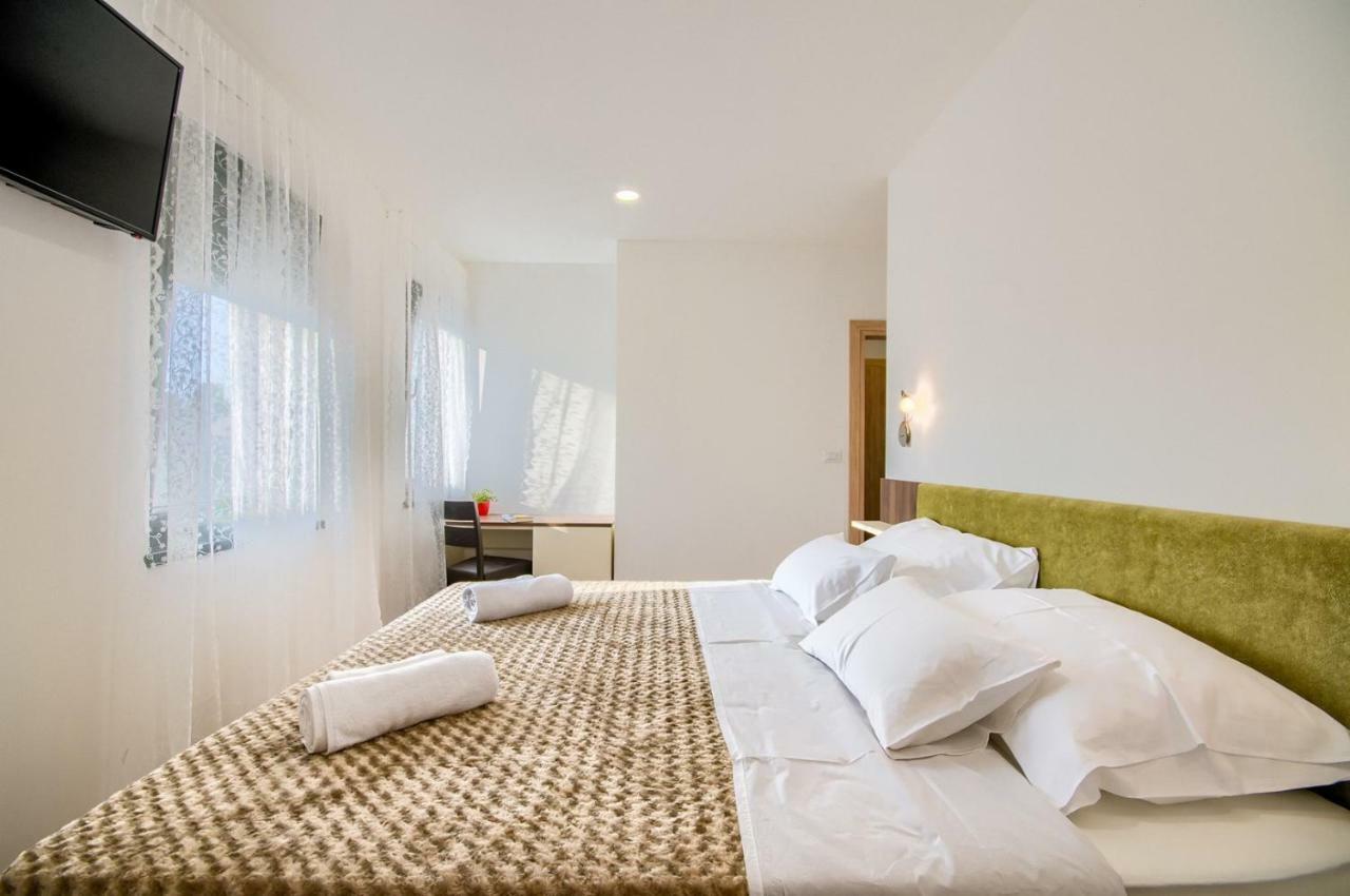 K&t Sea Side Luxury Guest house Pula